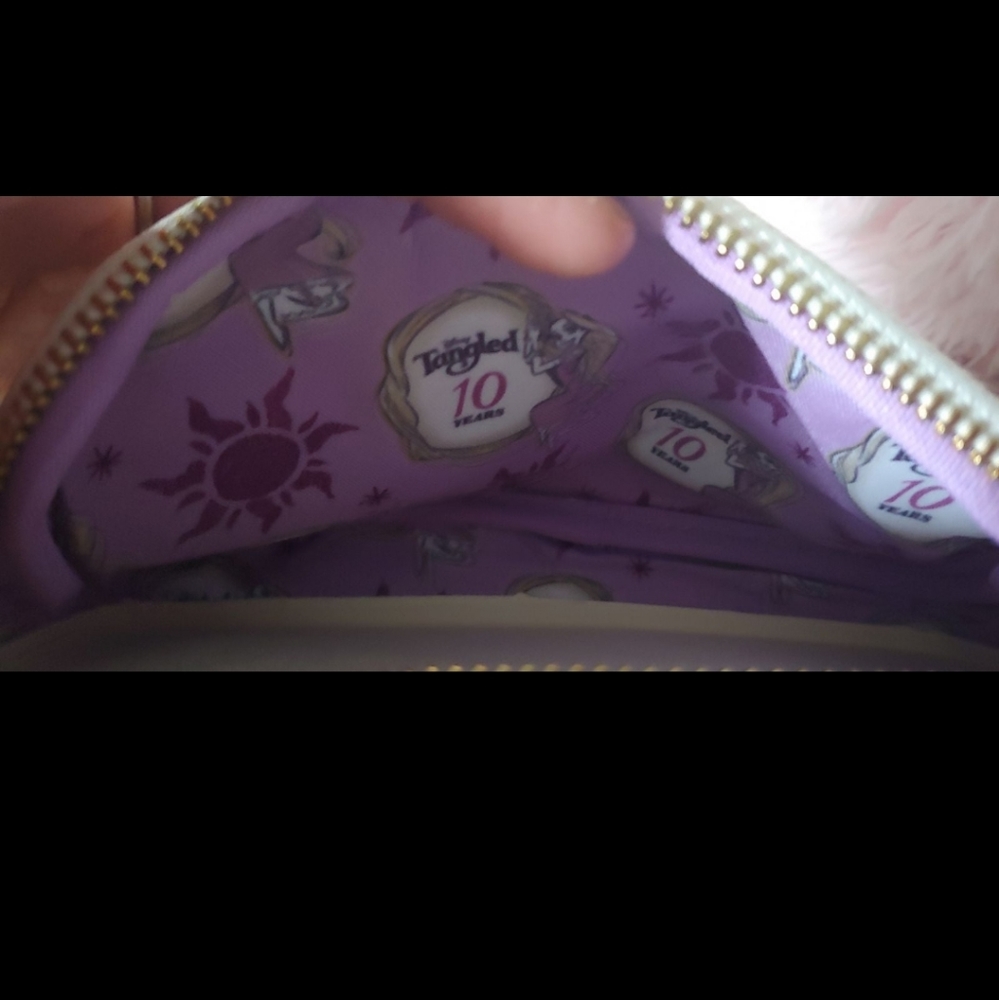 tangled Loungefly backpack new with tags - Picture 5 of 7